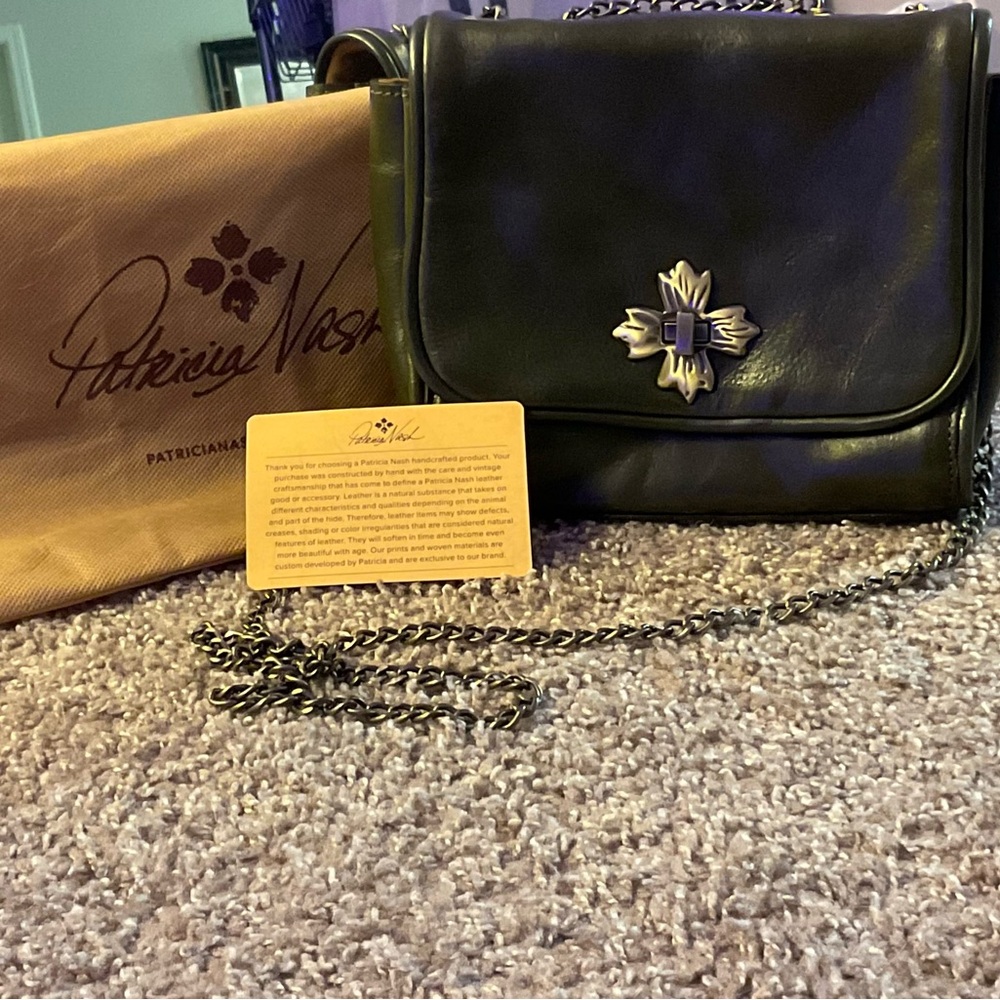 Patricia Nash Green Crossbody Bag with Elegant Design